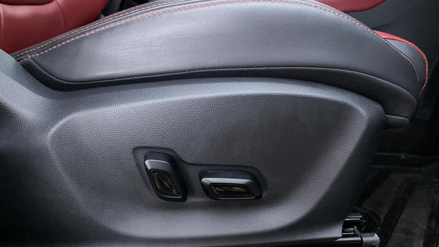 2022 MG ASTOR SAVVY 1.3 TURBO AT S RED, Petrol, Manual, 11,208 km, Driver Side Adjustment Panel