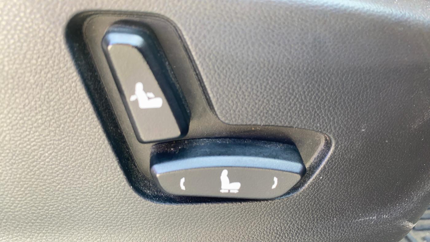 2021 MG HECTOR PLUS SHARP 2.0 DIESEL TURBO MT 6-STR, Diesel, Manual, 46,964 km, Driver Side Adjustment Panel
