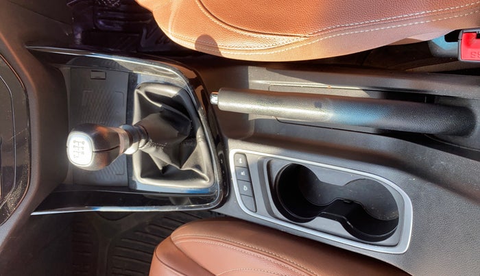 2021 MG HECTOR PLUS SHARP 2.0 DIESEL TURBO MT 6-STR, Diesel, Manual, 46,964 km, Gear Lever