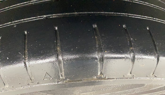 2021 Hyundai Verna SX (O) 1.5 CRDI, Diesel, Manual, 79,616 km, Left Front Tyre Tread