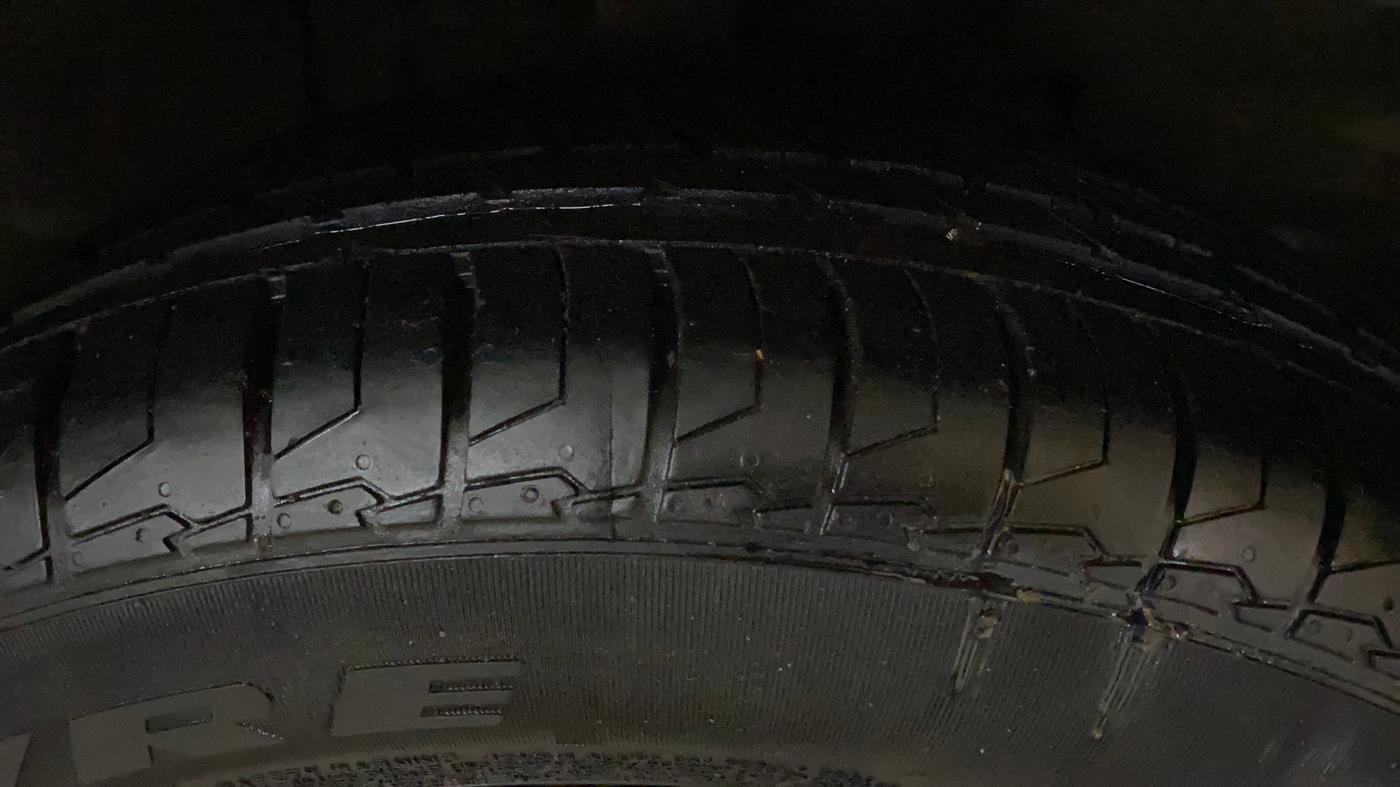 2018 Tata NEXON XZ PLUS DIESEL, Diesel, Manual, 1,08,811 km, Right Front Tyre Tread