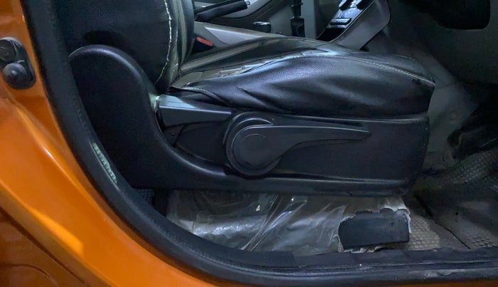 2018 Tata NEXON XZ PLUS DIESEL, Diesel, Manual, 1,08,811 km, Driver Side Adjustment Panel