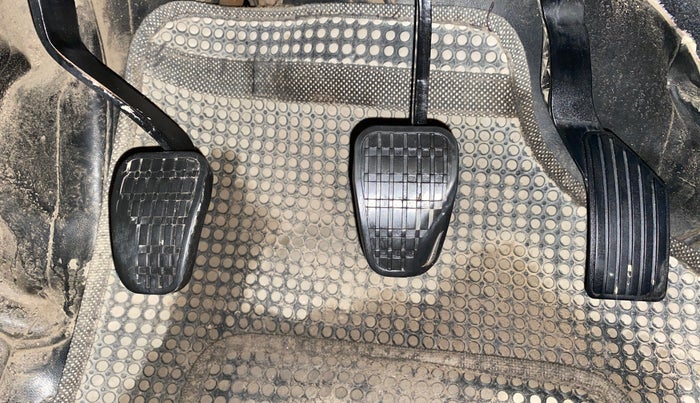 2018 Tata NEXON XZ PLUS DIESEL, Diesel, Manual, 1,08,811 km, Pedals