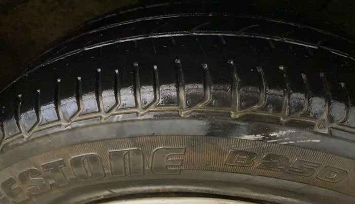 2016 Hyundai Elite i20 SPORTZ 1.2, Petrol, Manual, 99,270 km, Right Front Tyre Tread