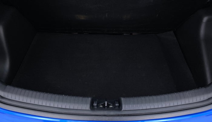 2018 Hyundai Grand i10 Magna 1.2 AT  VTVT, Petrol, Automatic, 27,144 km, Boot Inside