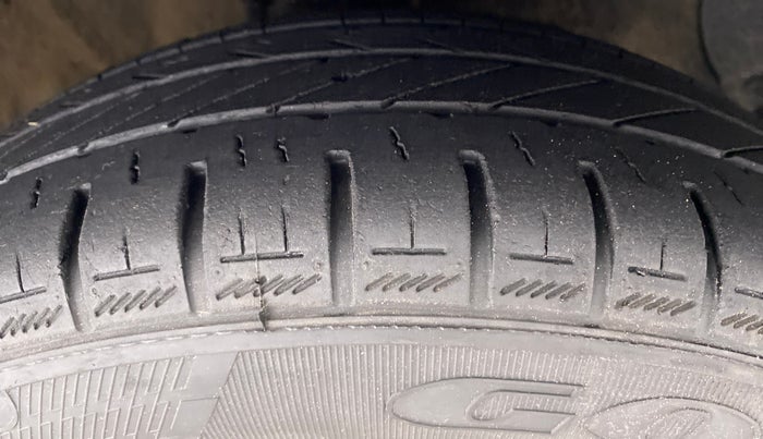 2018 Hyundai Grand i10 Magna 1.2 AT  VTVT, Petrol, Automatic, 27,144 km, Right Front Tyre Tread