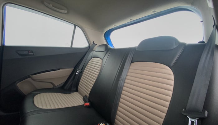 2018 Hyundai Grand i10 Magna 1.2 AT  VTVT, Petrol, Automatic, 27,144 km, Right Side Rear Door Cabin