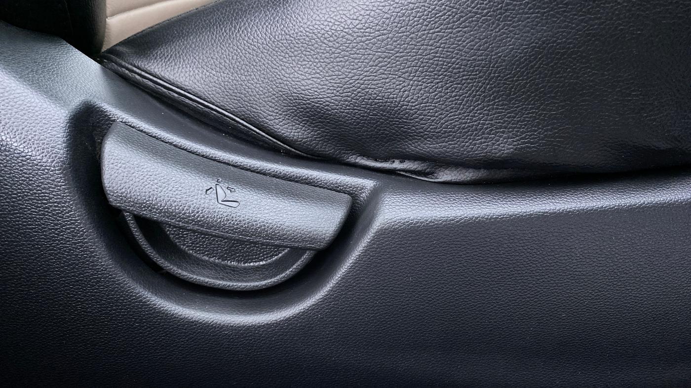 2018 Hyundai Grand i10 Magna 1.2 AT  VTVT, Petrol, Automatic, 27,144 km, Driver Side Adjustment Panel