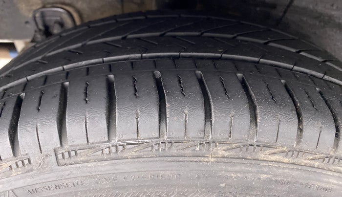2018 Hyundai Grand i10 Magna 1.2 AT  VTVT, Petrol, Automatic, 27,144 km, Right Rear Tyre Tread