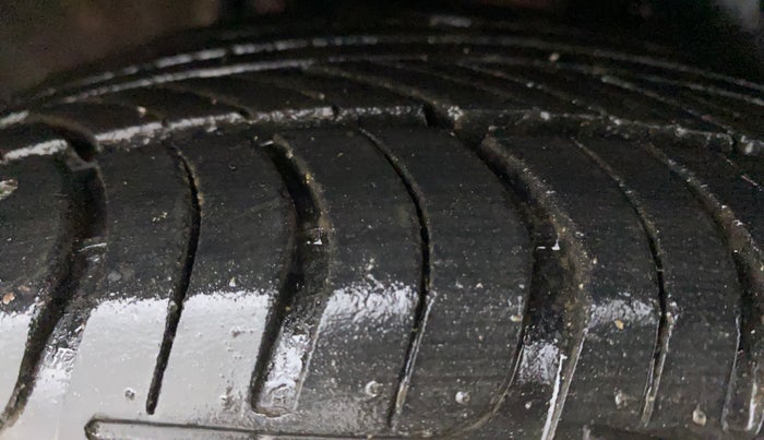 2011 Honda City 1.5L I-VTEC V AT, Petrol, Automatic, 40,568 km, Right Front Tyre Tread