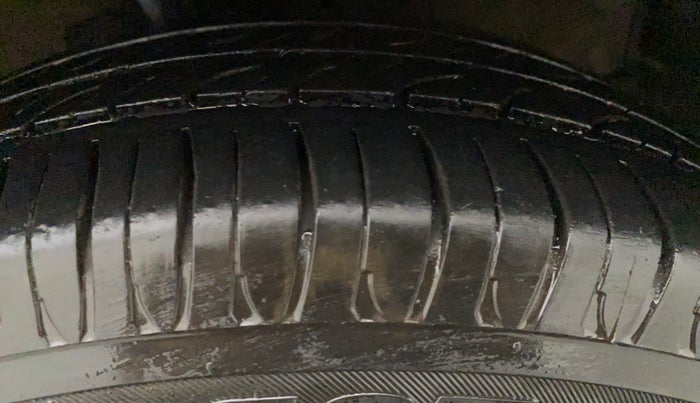 2016 Maruti Celerio VXI, Petrol, Manual, 82,563 km, Left Front Tyre Tread