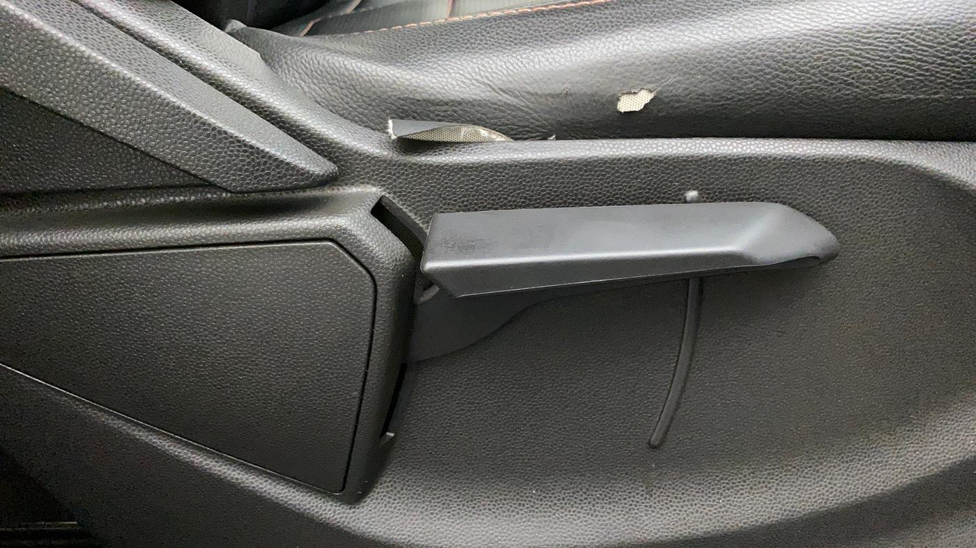 2017 Ford Ecosport TITANIUM 1.5L DIESEL, Diesel, Manual, 42,346 km, Driver Side Adjustment Panel