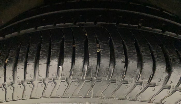 2017 Ford Ecosport TITANIUM 1.5L DIESEL, Diesel, Manual, 42,346 km, Right Rear Tyre Tread