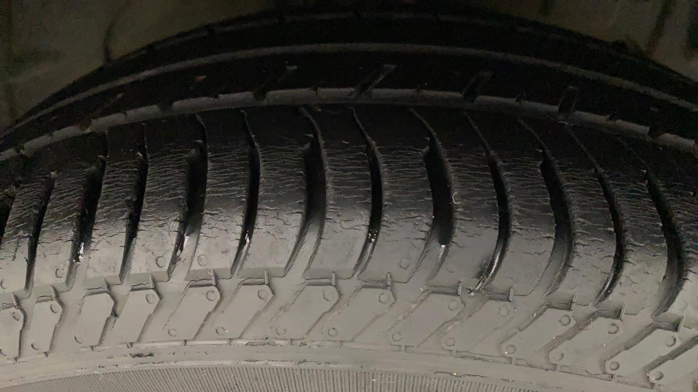 2017 Ford Ecosport TITANIUM 1.5L DIESEL, Diesel, Manual, 42,346 km, Right Front Tyre Tread
