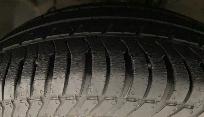 2017 Ford Ecosport TITANIUM 1.5L DIESEL, Diesel, Manual, 42,346 km, Left Front Tyre Tread