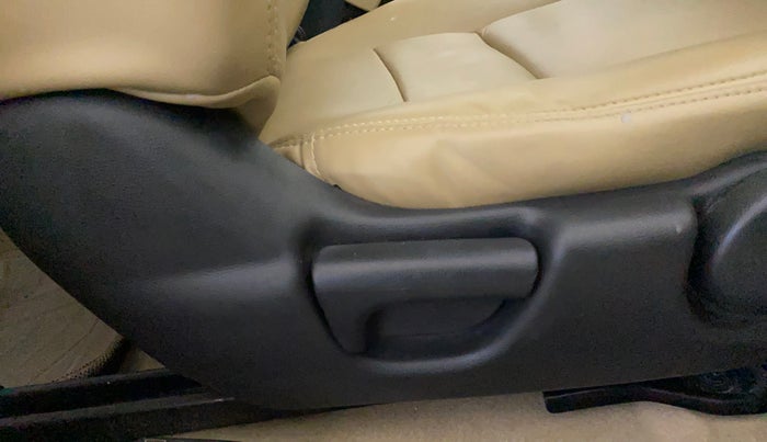 2018 Honda City 1.5L I-VTEC V MT, Petrol, Manual, 41,426 km, Driver Side Adjustment Panel