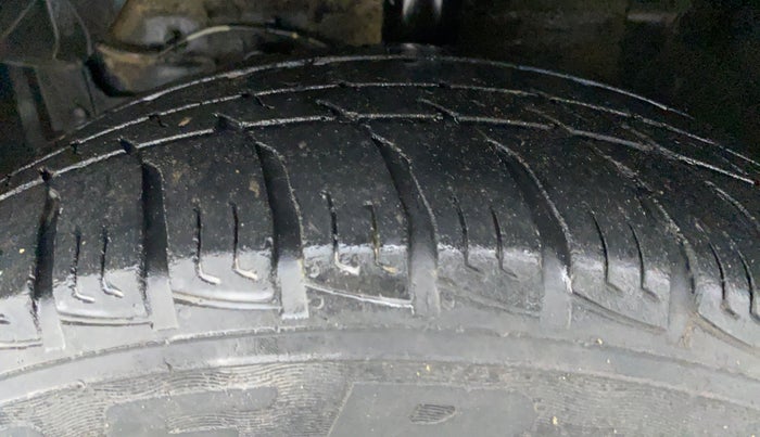 2018 Maruti Vitara Brezza VDI AMT, Diesel, Automatic, 79,787 km, Left Front Tyre Tread