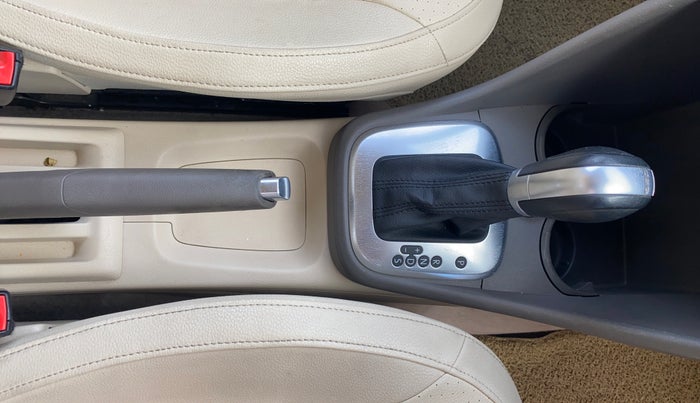 2015 Volkswagen Vento HIGHLINE PETROL AT, Petrol, Automatic, 1,03,647 km, Gear Lever