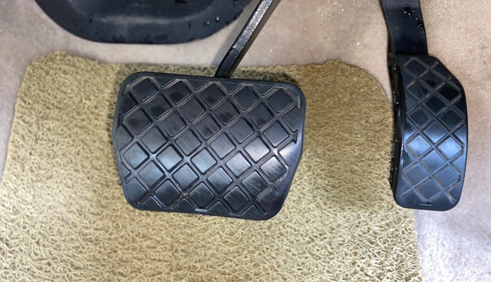 2015 Volkswagen Vento HIGHLINE PETROL AT, Petrol, Automatic, 1,03,647 km, Pedals