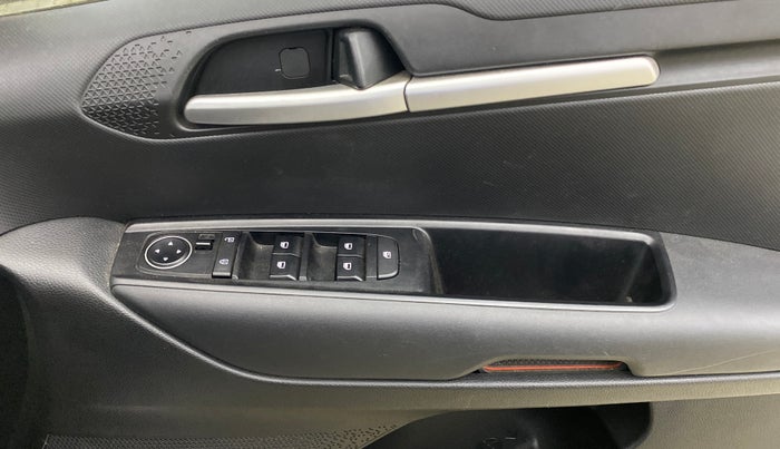 2024 KIA SONET HTK (O) 1.2 Petrol MT, Petrol, Manual, 10,669 km, Driver Side Door Panels Control