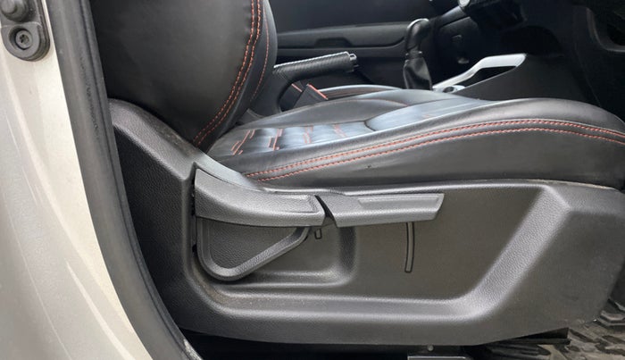 2024 KIA SONET HTK (O) 1.2 Petrol MT, Petrol, Manual, 10,669 km, Driver Side Adjustment Panel