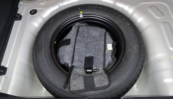 2024 KIA SONET HTK (O) 1.2 Petrol MT, Petrol, Manual, 10,669 km, Spare Tyre