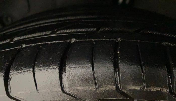 2019 Hyundai NEW SANTRO SPORTZ CNG, CNG, Manual, 52,625 km, Left Front Tyre Tread