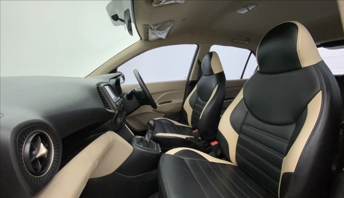 2019 Hyundai NEW SANTRO SPORTZ CNG, CNG, Manual, 52,625 km, Right Side Front Door Cabin
