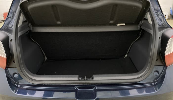 2022 Hyundai GRAND I10 NIOS SPORTZ AMT 1.2 KAPPA VTVT, Petrol, Automatic, 9,176 km, Boot Inside