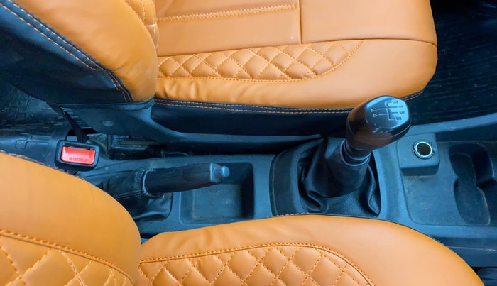 2016 Renault Kwid RXT 0.8, Petrol, Manual, 76,994 km, Gear Lever