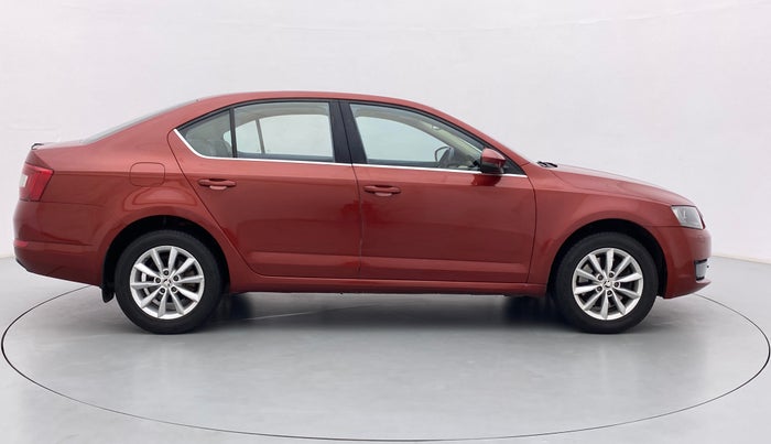 2014 Skoda Octavia ELEGANCE 1.8 TSI AT, Petrol, Automatic, 82,464 km, Right Side View
