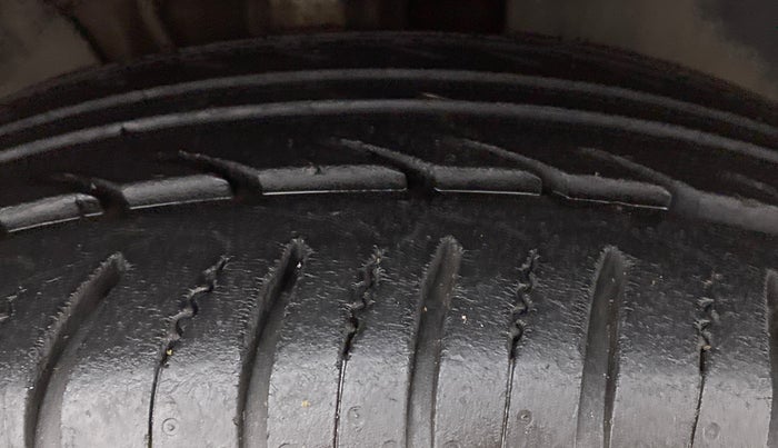 2014 Skoda Octavia ELEGANCE 1.8 TSI AT, Petrol, Automatic, 82,464 km, Right Front Tyre Tread