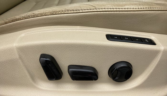 2014 Skoda Octavia ELEGANCE 1.8 TSI AT, Petrol, Automatic, 82,464 km, Driver Side Adjustment Panel