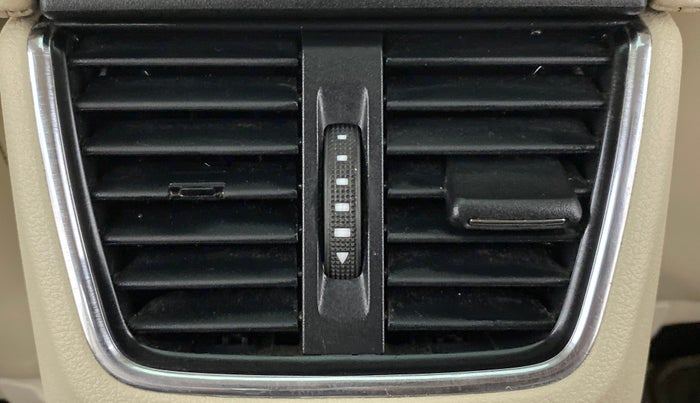 2014 Skoda Octavia ELEGANCE 1.8 TSI AT, Petrol, Automatic, 82,464 km, Rear AC Vents