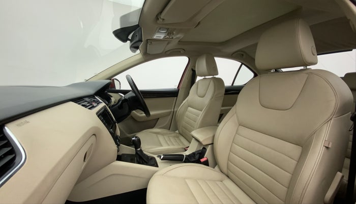 2014 Skoda Octavia ELEGANCE 1.8 TSI AT, Petrol, Automatic, 82,464 km, Right Side Front Door Cabin