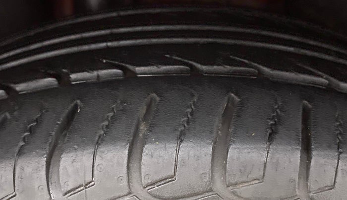 2014 Skoda Octavia ELEGANCE 1.8 TSI AT, Petrol, Automatic, 82,464 km, Right Rear Tyre Tread