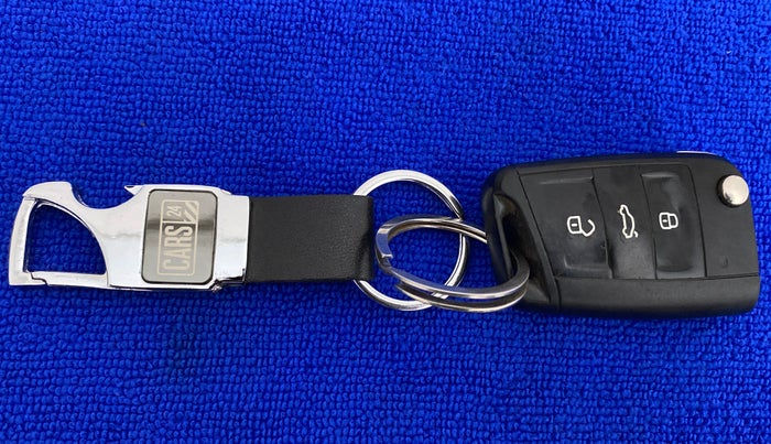 2014 Skoda Octavia ELEGANCE 1.8 TSI AT, Petrol, Automatic, 82,464 km, Key Close Up