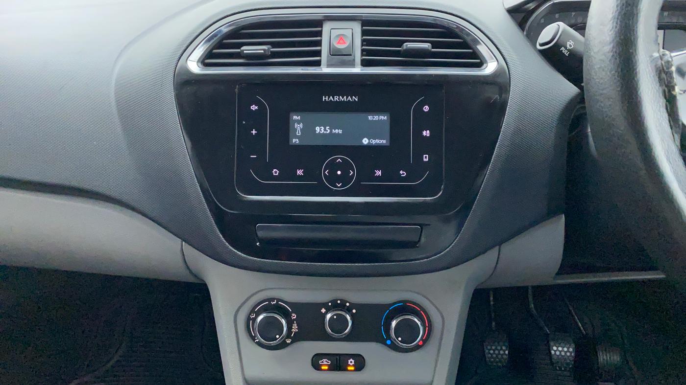 2021 Tata Tiago XT 1.2 REVOTRON, Petrol, Manual, 42,978 km, Air Conditioner