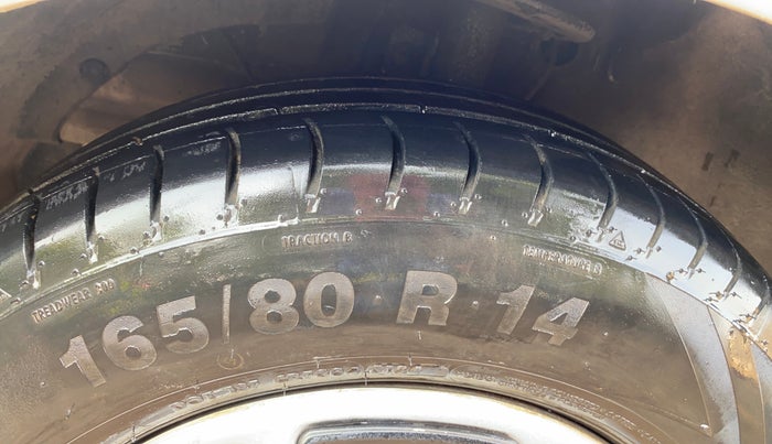 2019 Maruti Dzire VXI, CNG, Manual, 73,834 km, Left Front Tyre Tread