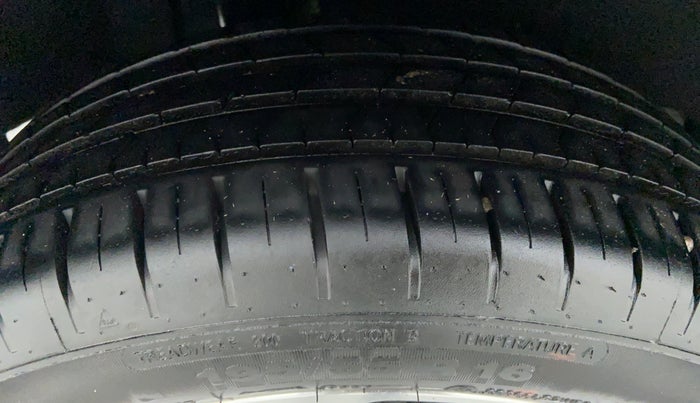 2020 Maruti Baleno ZETA 1.2 K12, Petrol, Manual, 13,453 km, Right Rear Tyre Tread