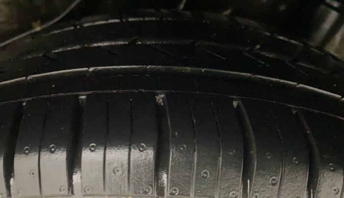 2016 Honda Brio S MT, Petrol, Manual, 79,640 km, Left Rear Tyre Tread