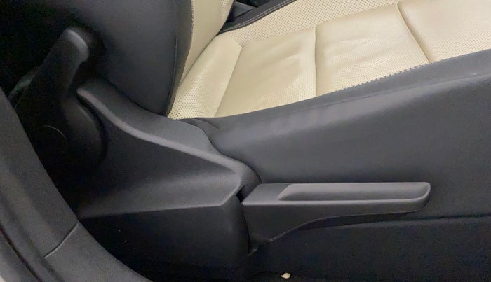 2022 Skoda SLAVIA STYLE 1.5L TSI MT, Petrol, Manual, 17,788 km, Driver Side Adjustment Panel