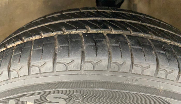 2014 Maruti Alto K10 VXI, Petrol, Manual, 99,878 km, Left Front Tyre Tread