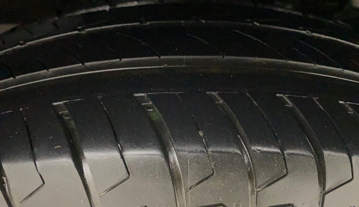 2021 Maruti Dzire VXI, Petrol, Manual, 29,292 km, Left Rear Tyre Tread