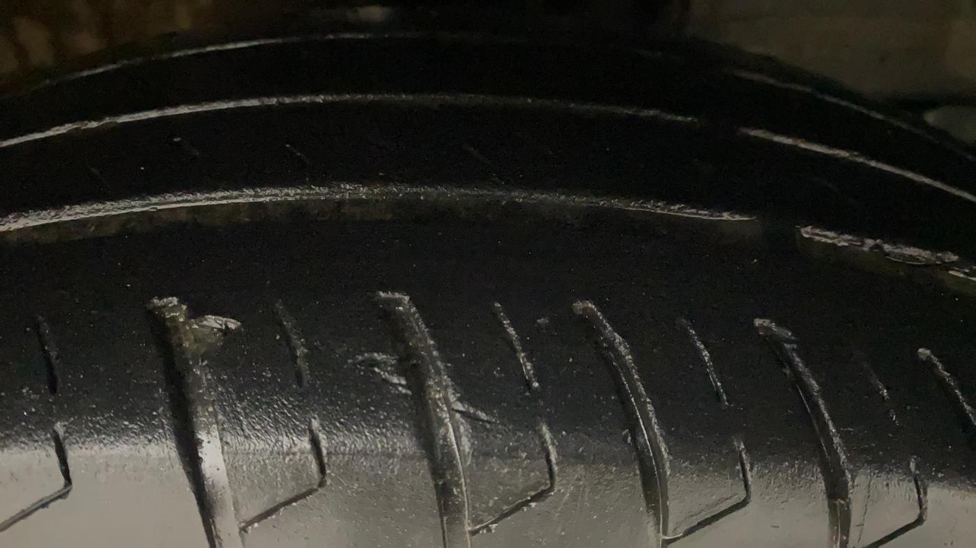 2021 Maruti Dzire VXI, Petrol, Manual, 29,292 km, Right Front Tyre Tread