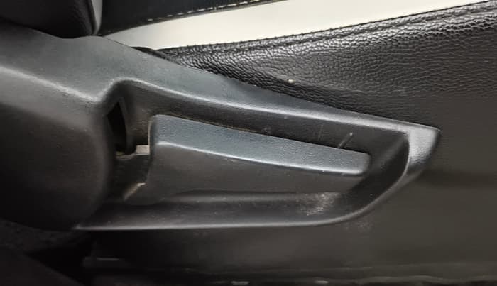 2019 Maruti S PRESSO VXI, Petrol, Manual, 44,907 km, Driver Side Adjustment Panel