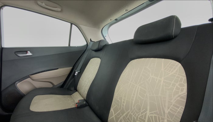 2015 Hyundai Grand i10 ASTA AT 1.2 KAPPA VTVT, Petrol, Automatic, 75,561 km, Right Side Rear Door Cabin