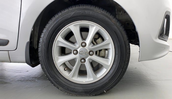 2015 Hyundai Grand i10 ASTA AT 1.2 KAPPA VTVT, Petrol, Automatic, 75,561 km, Right Front Wheel