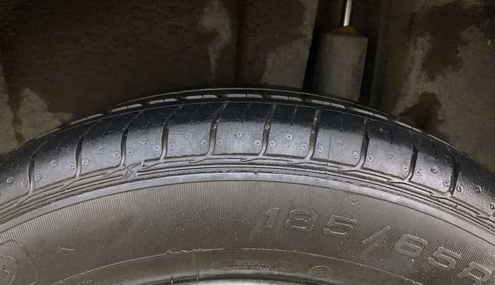 2017 Maruti Ertiga ZXI+, CNG, Manual, 72,276 km, Left Rear Tyre Tread