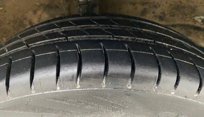 2018 Maruti Wagon R 1.0 VXI, Petrol, Manual, 33,443 km, Right Front Tyre Tread